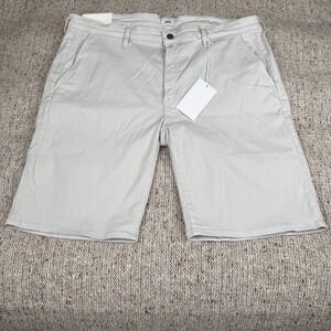 Edwin Endurance Shorts Moisture Wicking Thermal Regulation Stretch Stone Size?‎